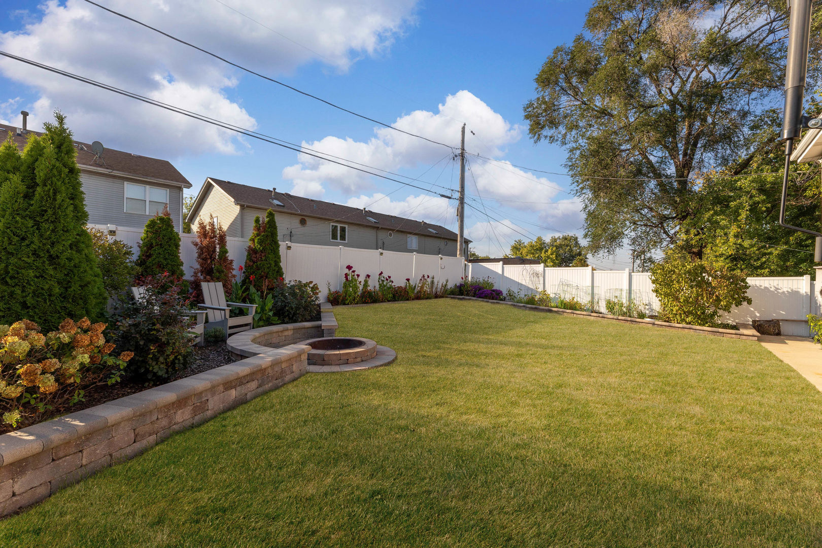8518 S 79th Court
