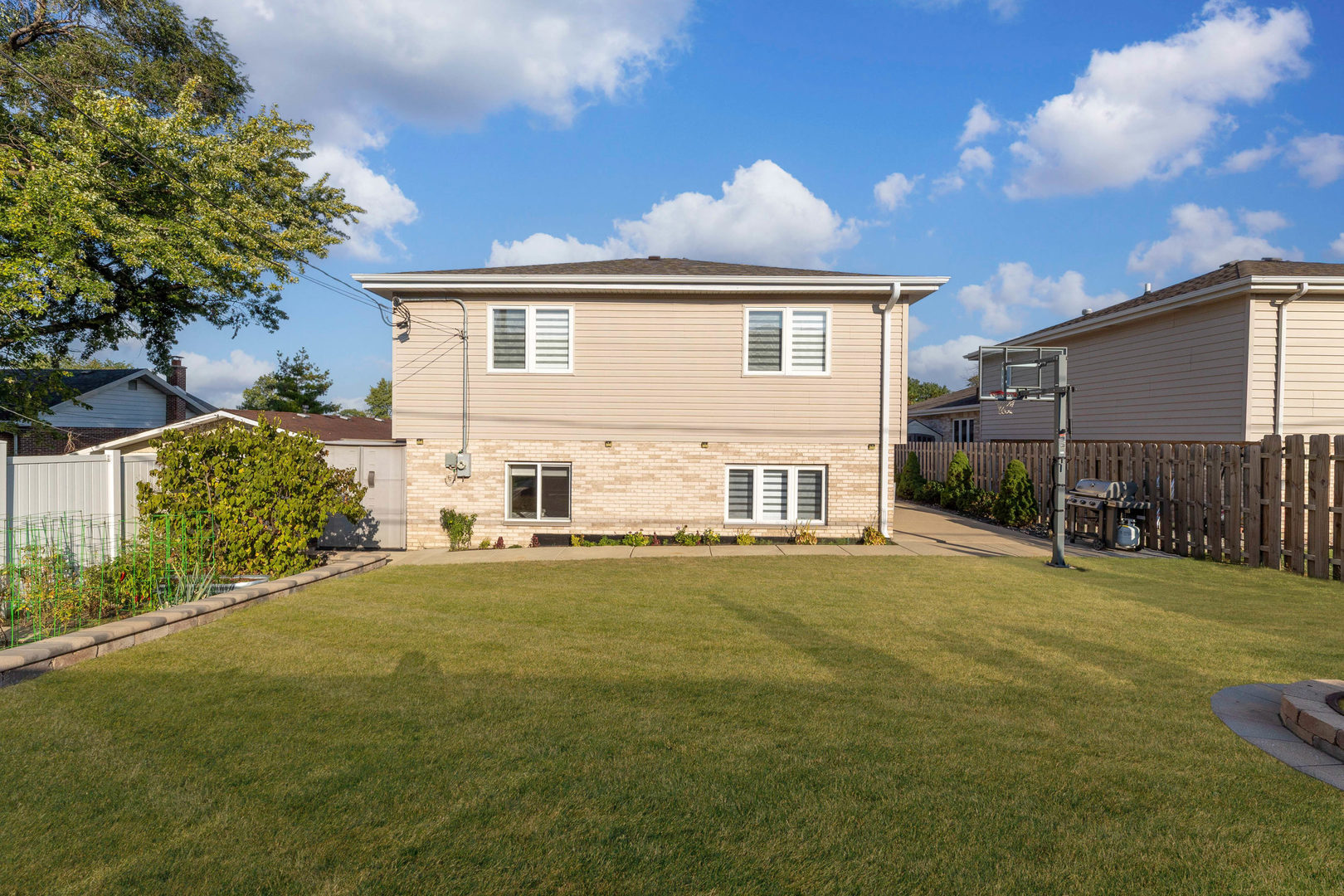 8518 S 79th Court