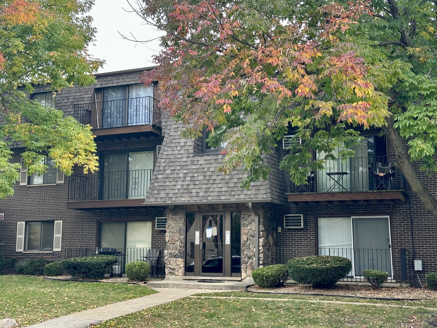 10504 S HIGHLAND Avenue Unit: 1A