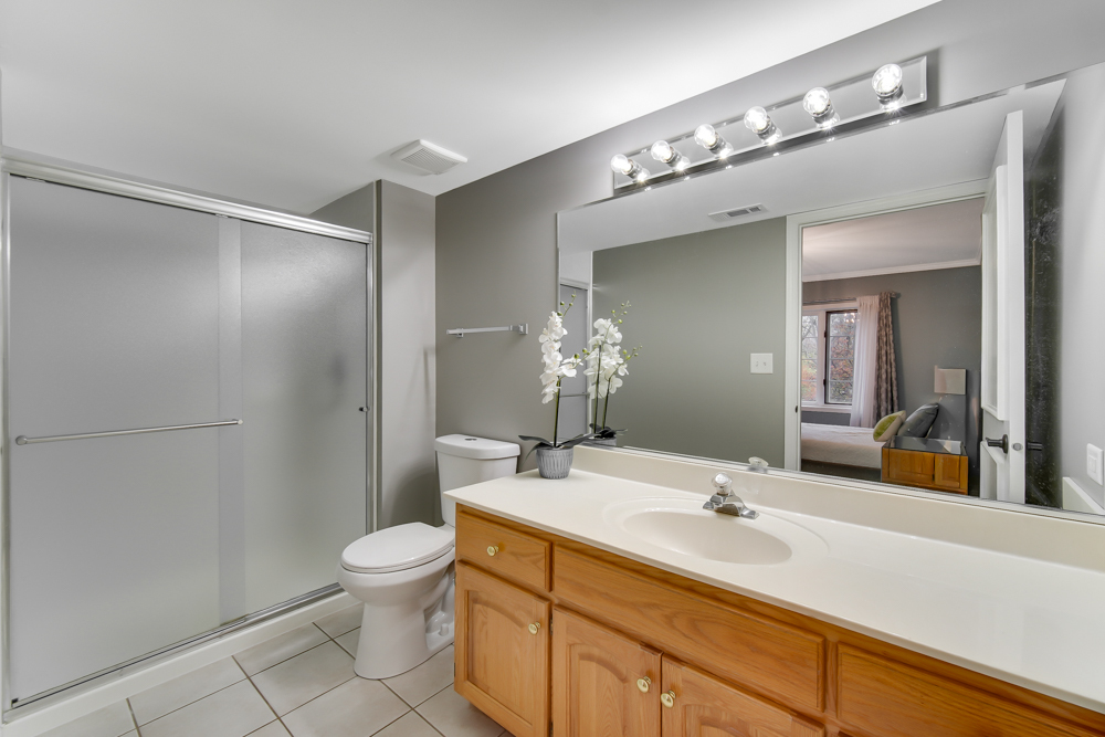 10832 S 76TH Avenue Unit: 2T