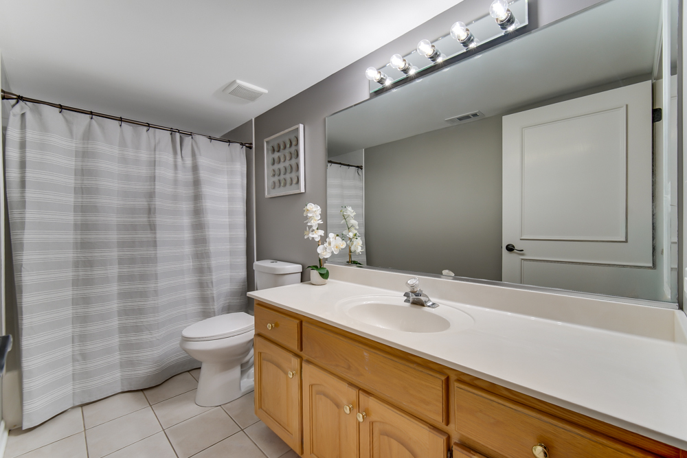 10832 S 76TH Avenue Unit: 2T