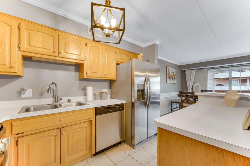 10832 S 76TH Avenue Unit: 2T