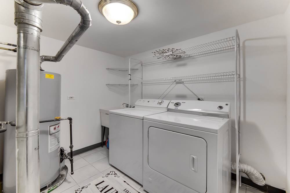 10832 S 76TH Avenue Unit: 2T