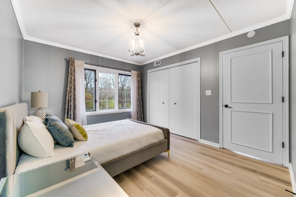 10832 S 76TH Avenue Unit: 2T