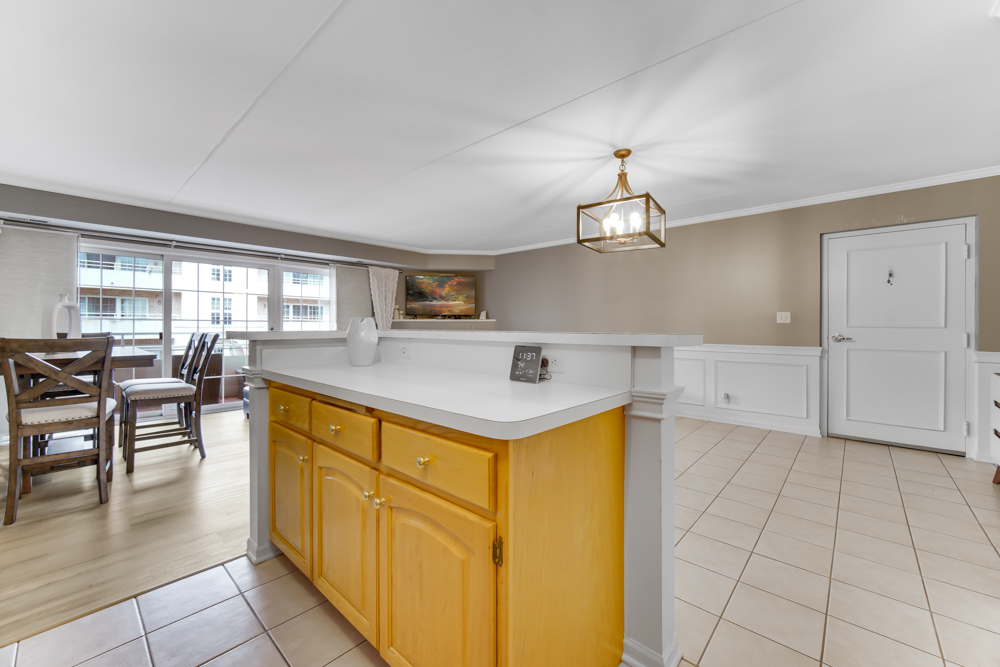 10832 S 76TH Avenue Unit: 2T