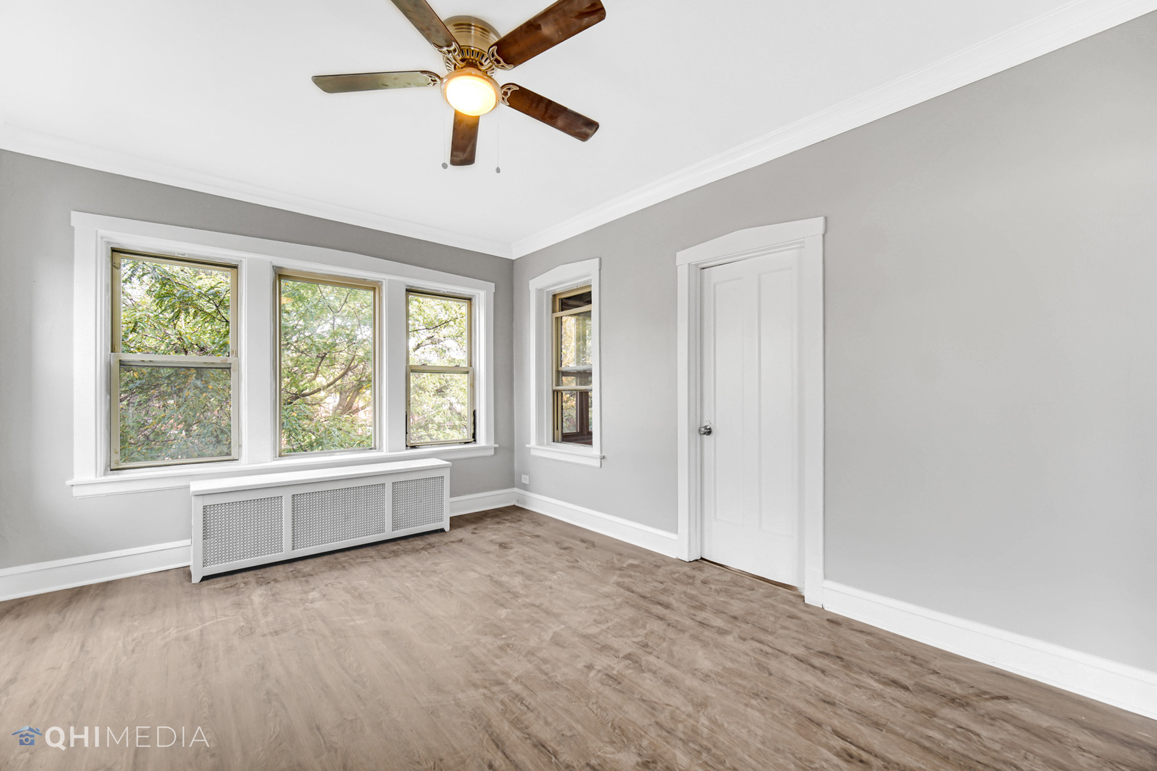 5527 W Potomac Avenue