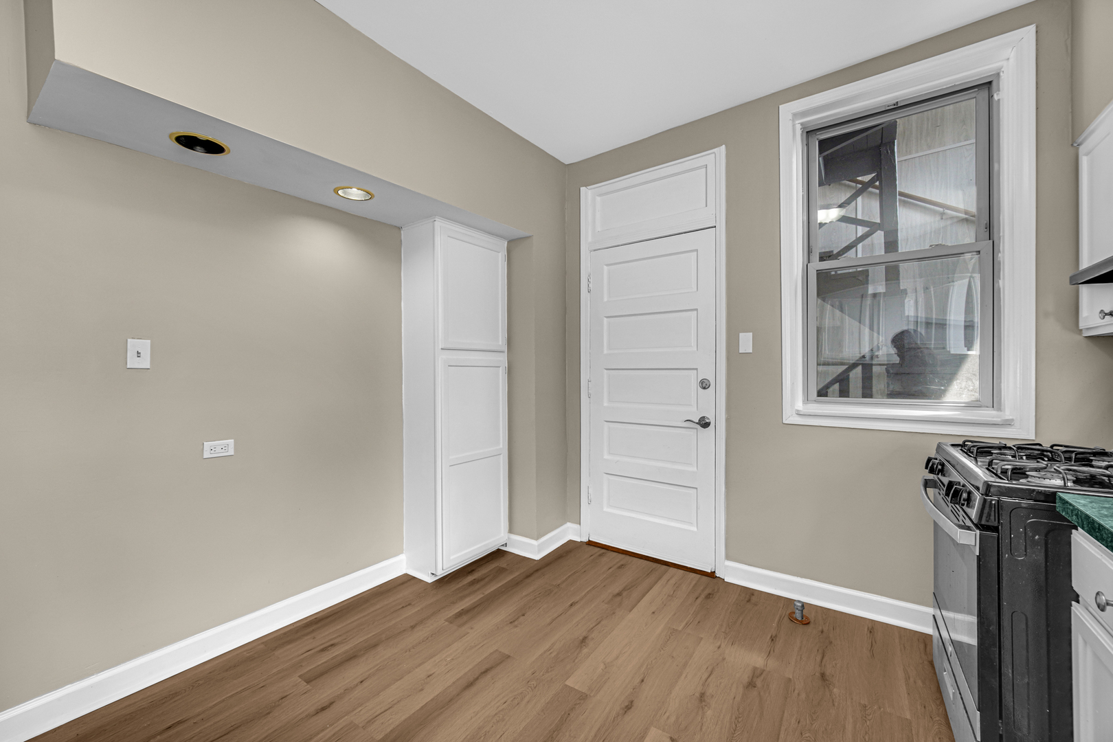 5527 W Potomac Avenue