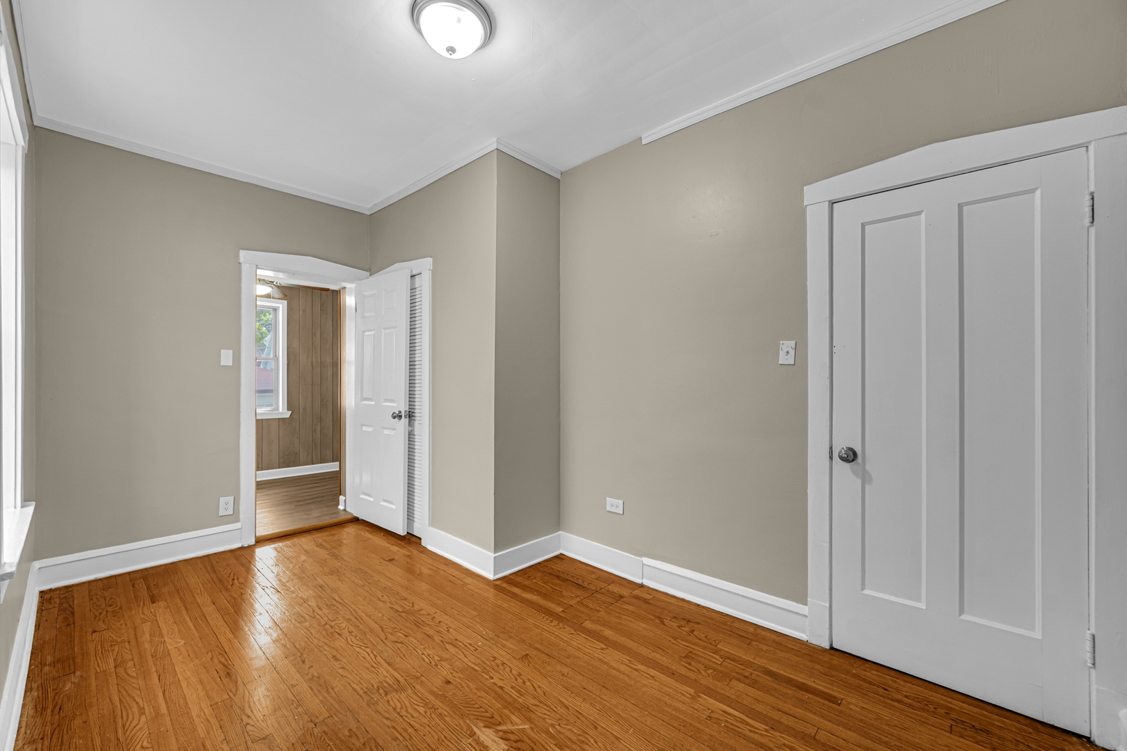 5527 W Potomac Avenue