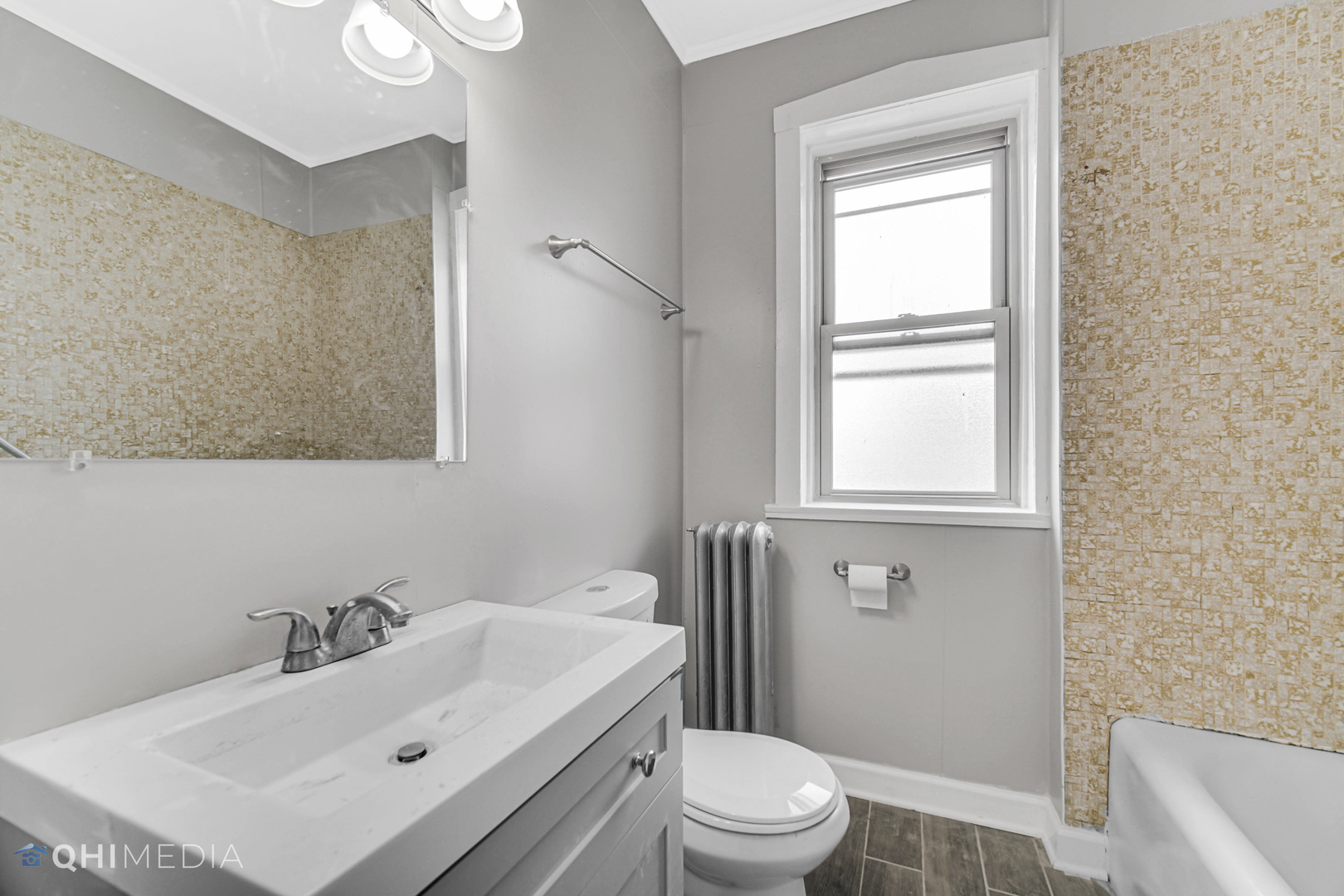 5527 W Potomac Avenue