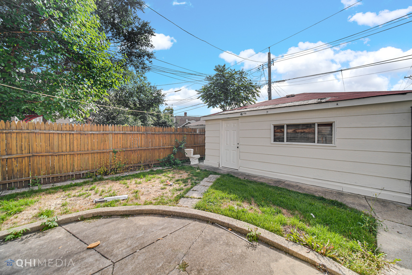 5527 W Potomac Avenue