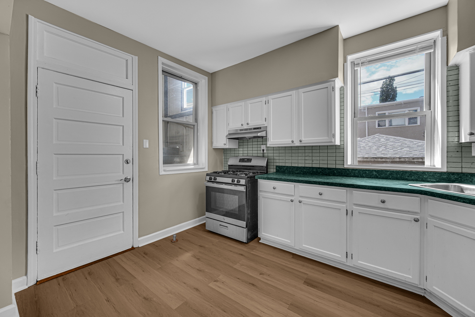 5527 W Potomac Avenue