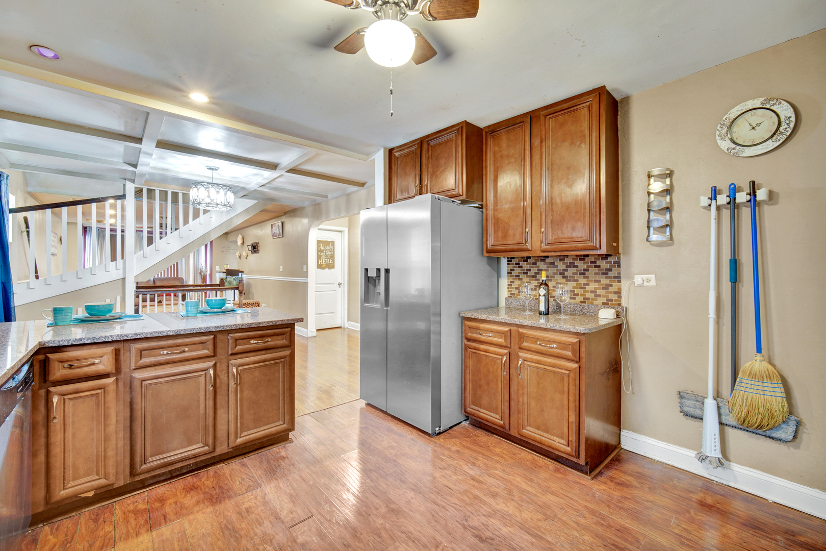 7139 S KEDZIE Avenue