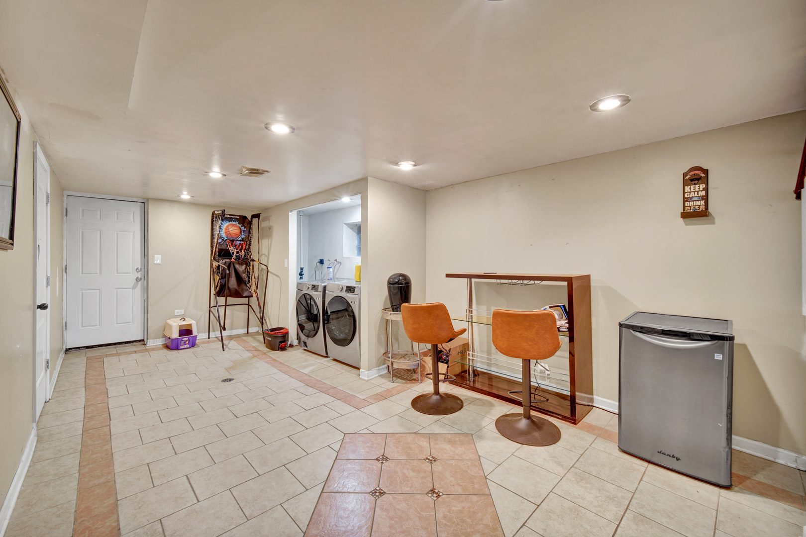 7139 S KEDZIE Avenue