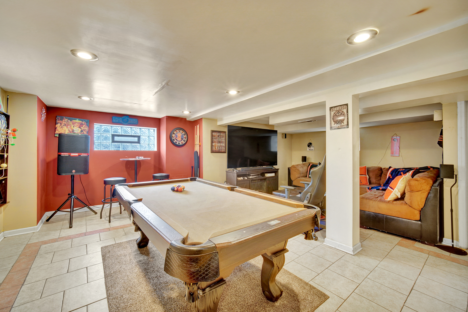 7139 S KEDZIE Avenue