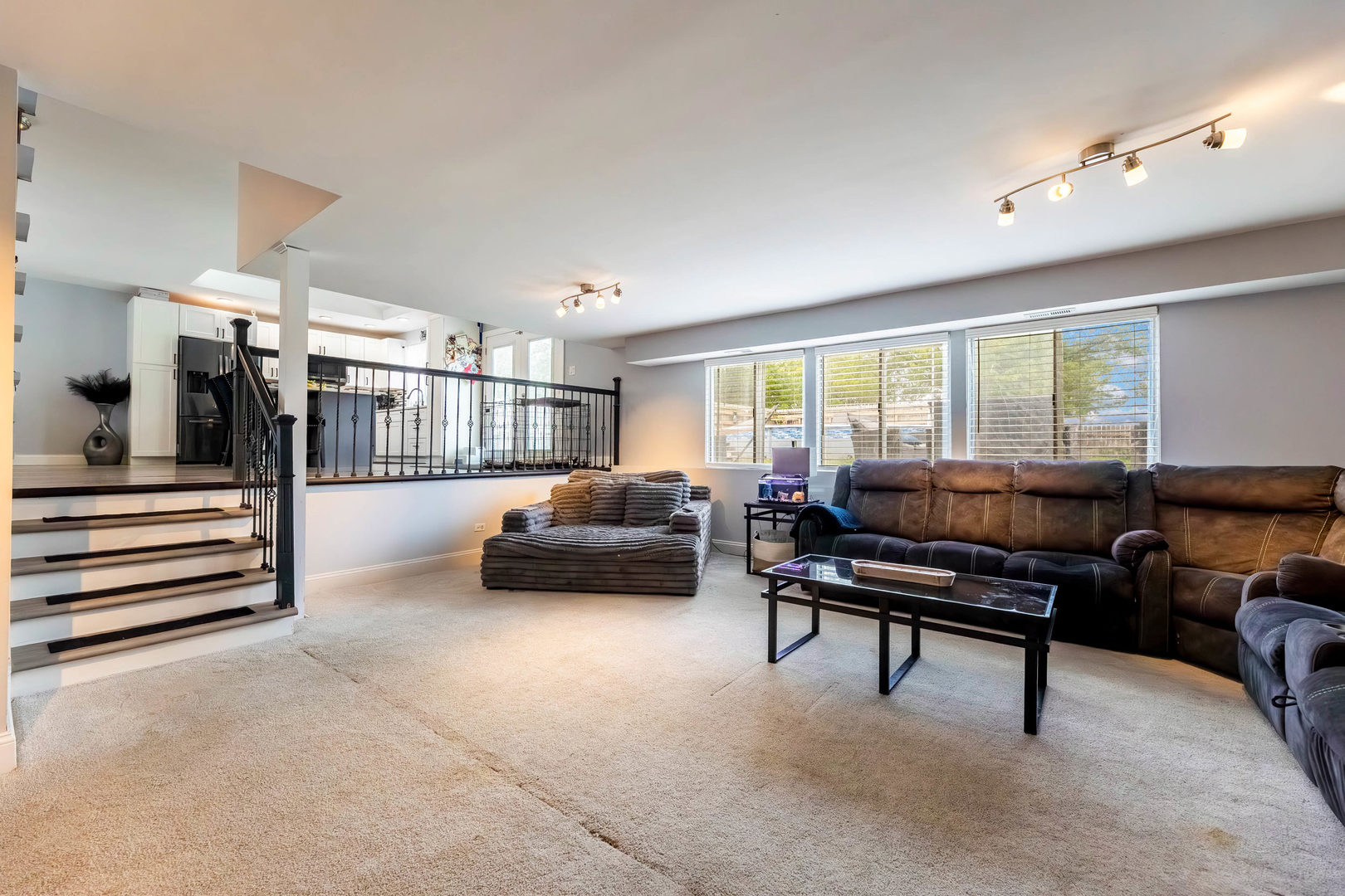 825 copley Lane