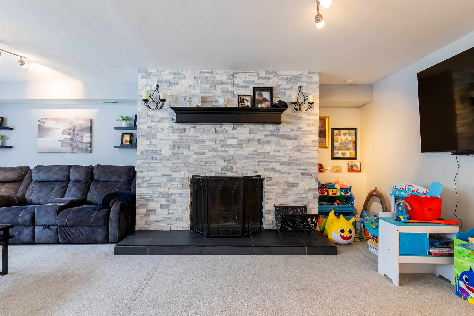 825 copley Lane