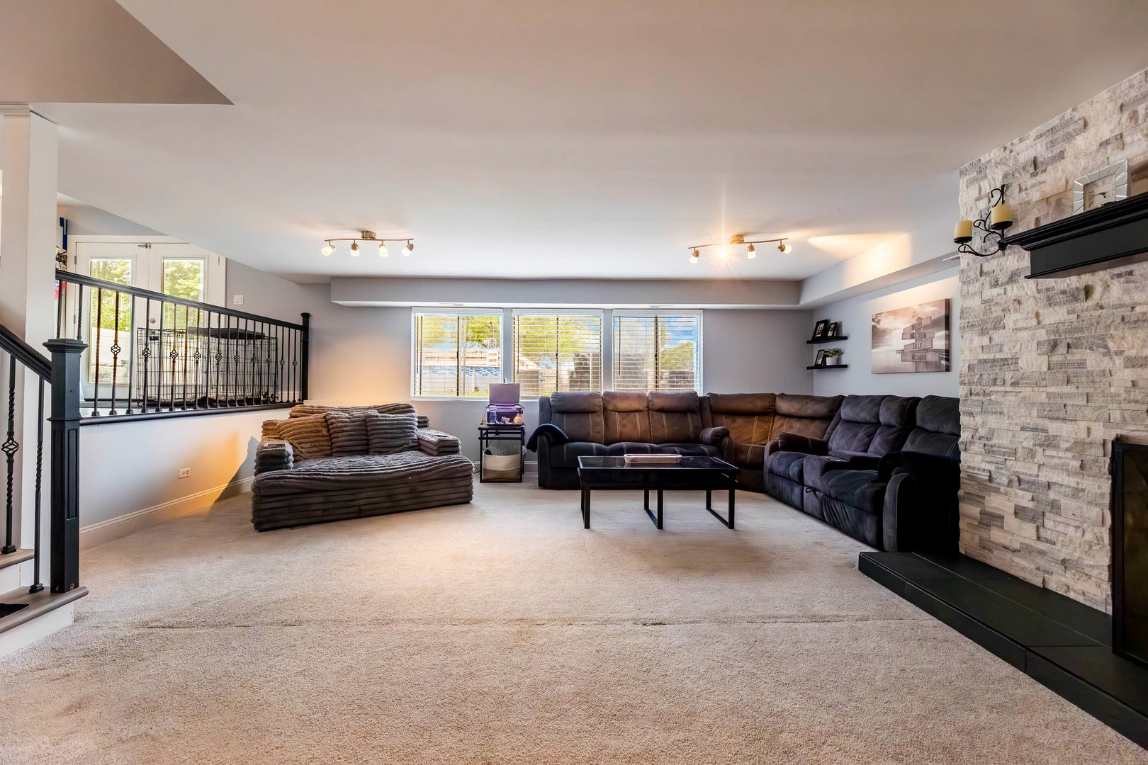 825 copley Lane