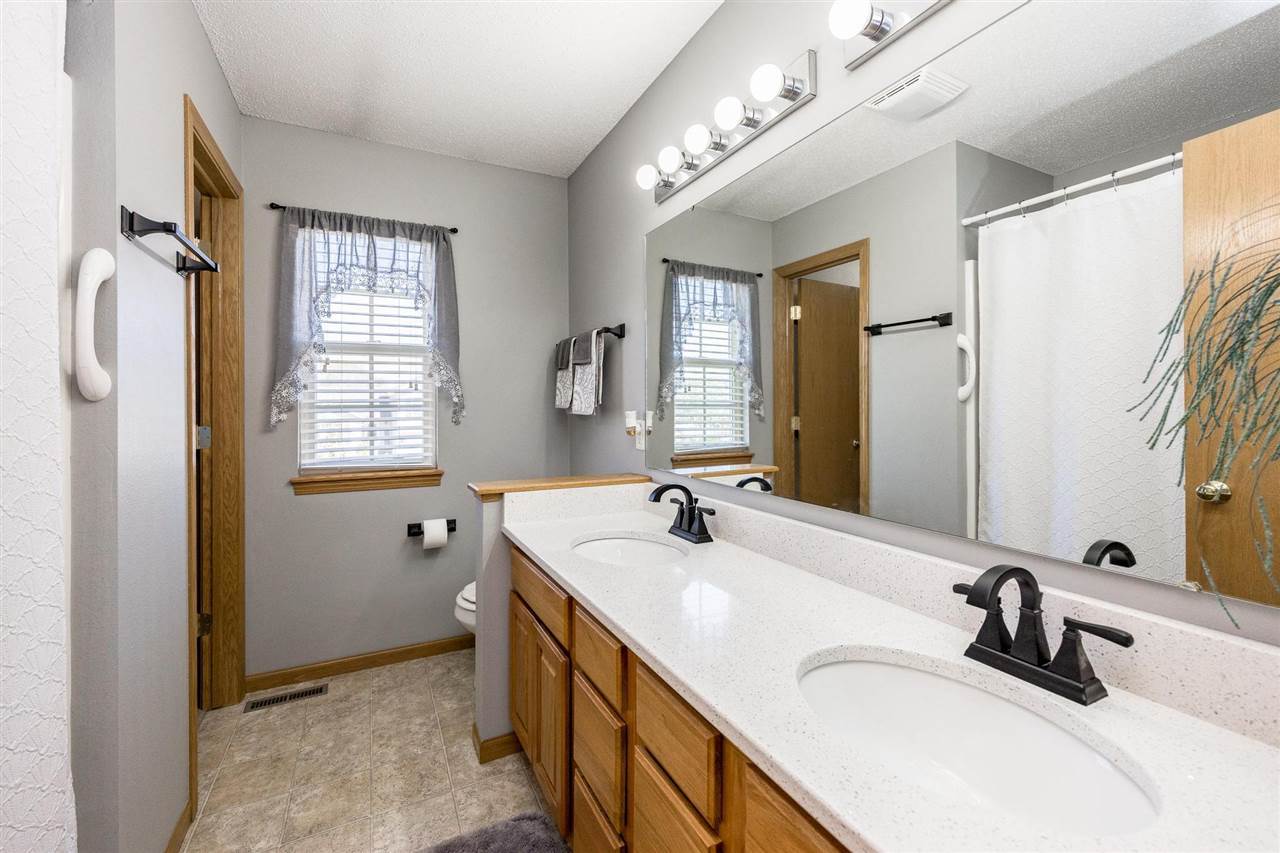 1363 Langenberg Ave