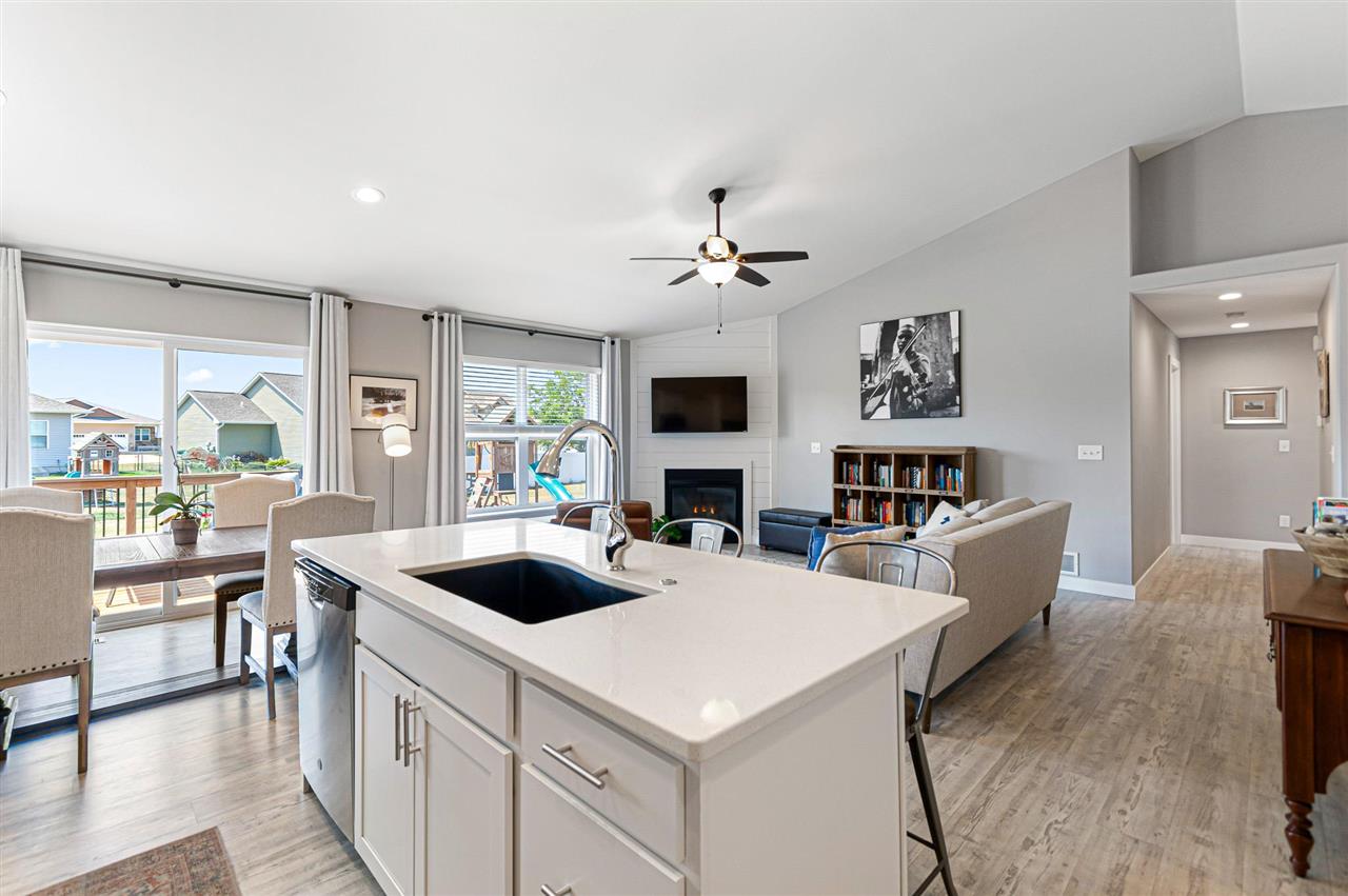 725 Pace Ct