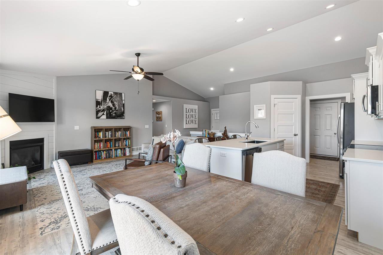 725 Pace Ct