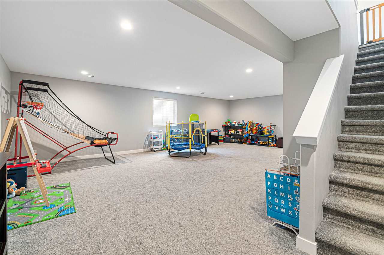 725 Pace Ct