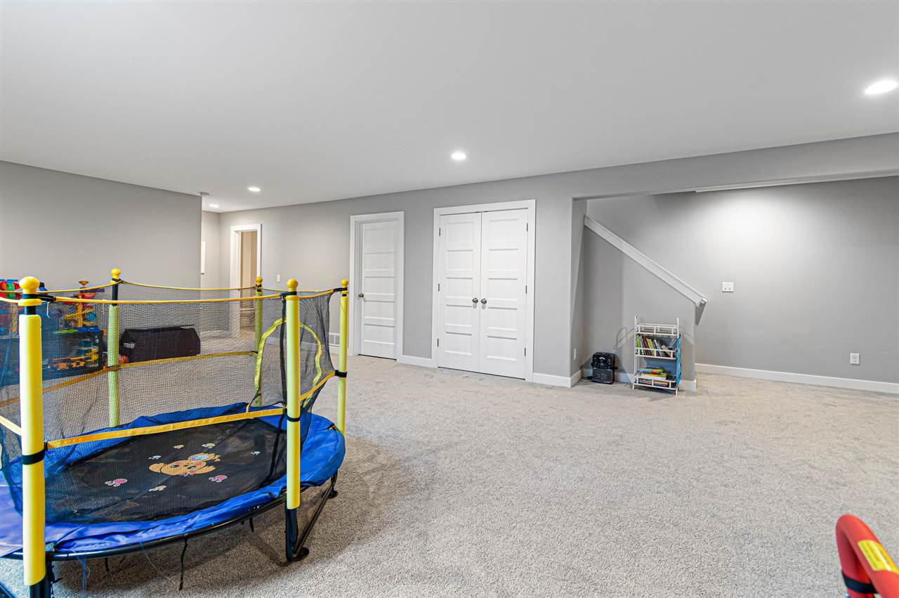 725 Pace Ct