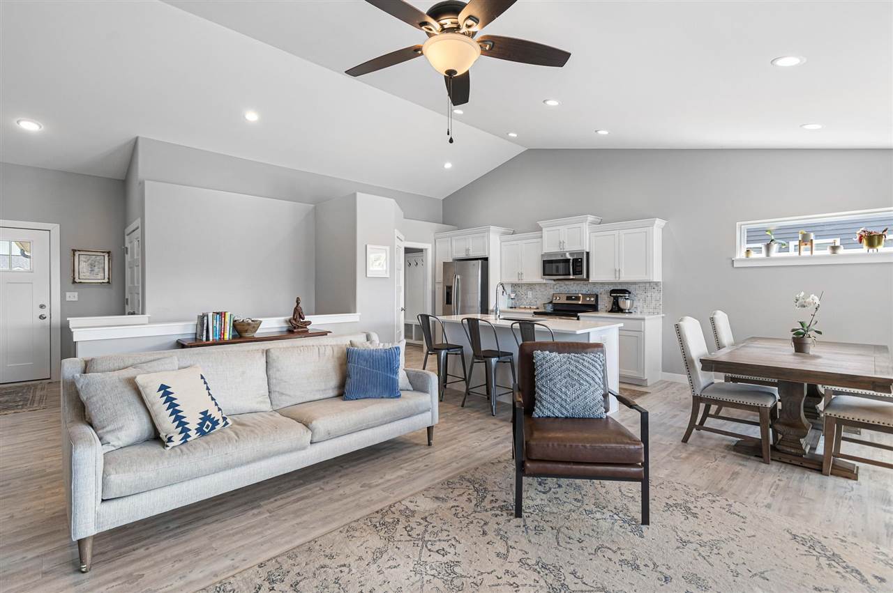 725 Pace Ct