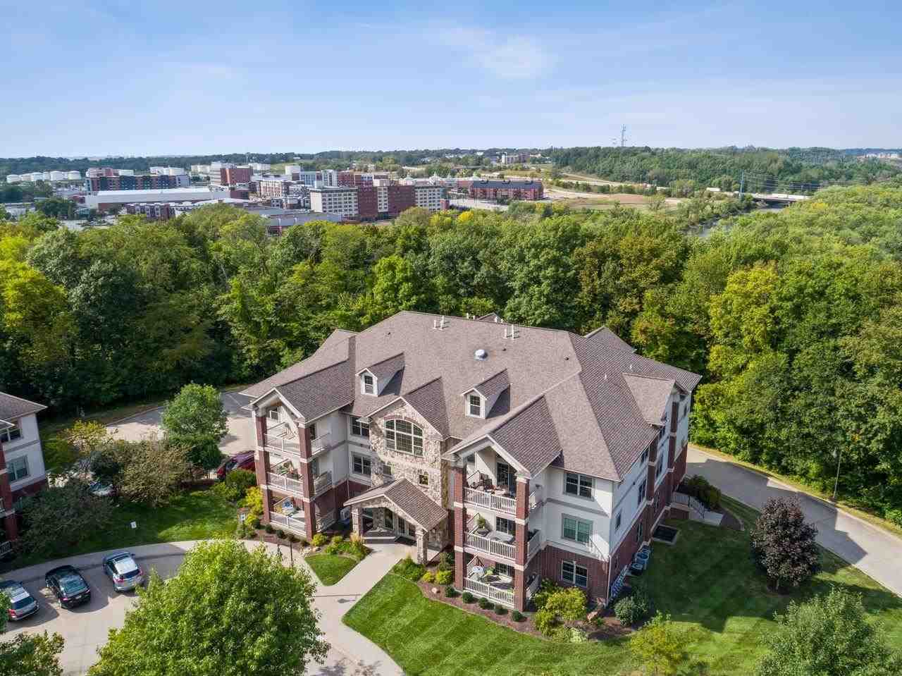 866 Foster Rd