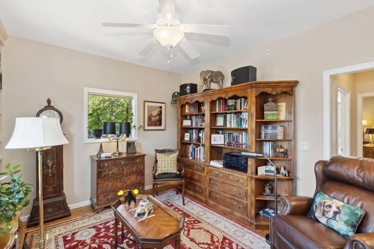 866 Foster Rd