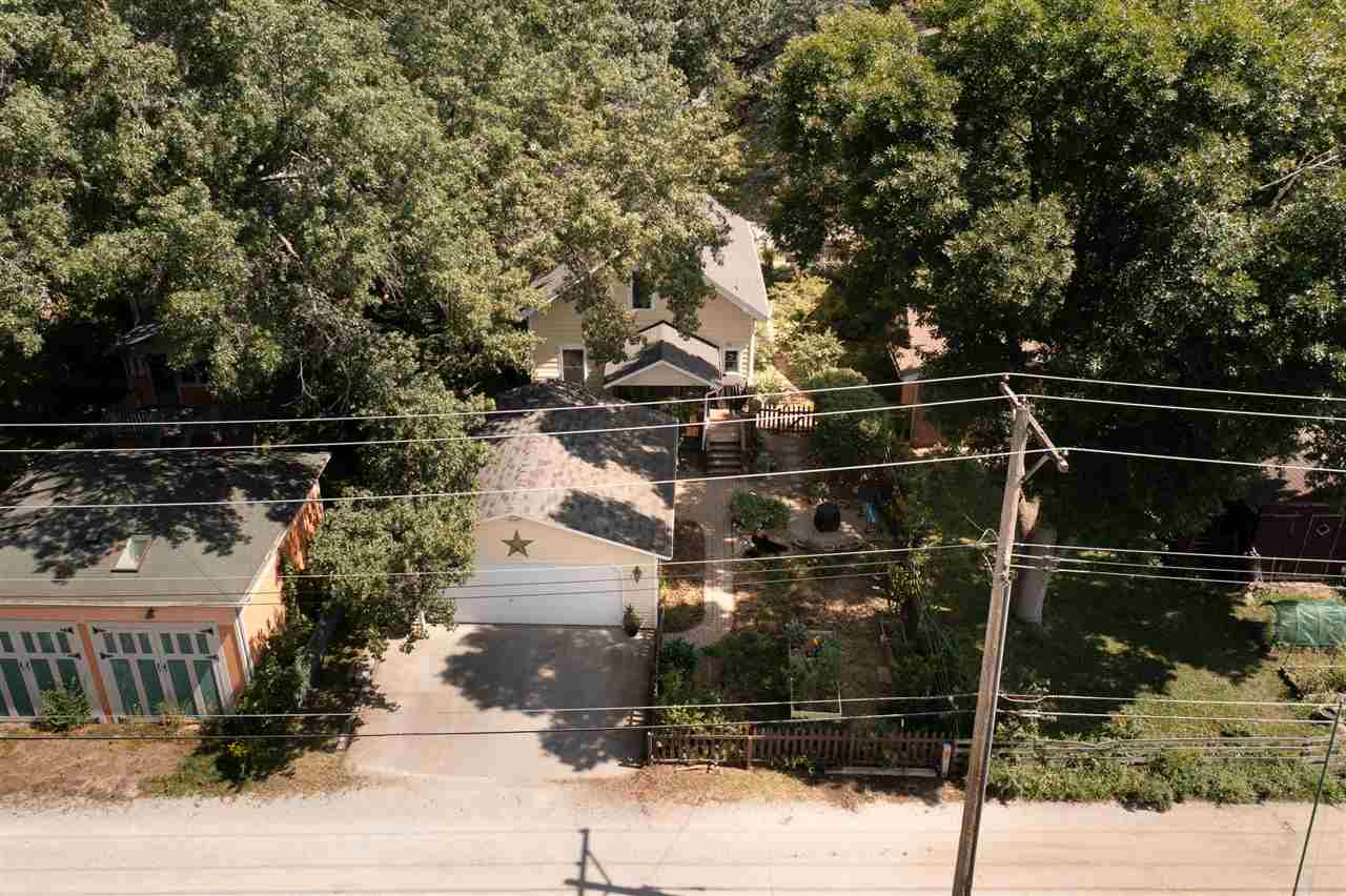 827 Dearborn St