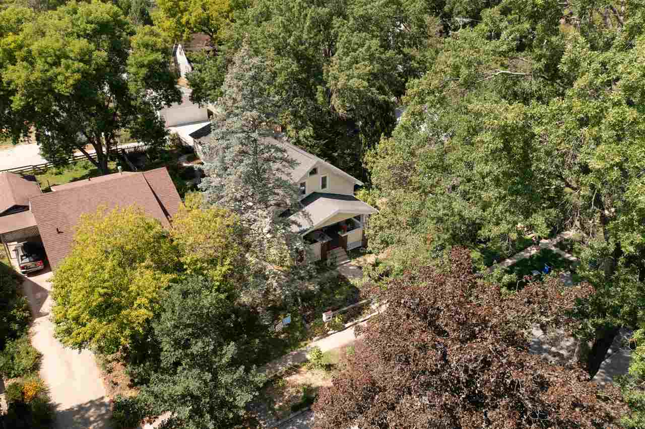 827 Dearborn St