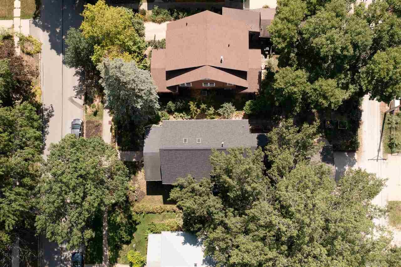 827 Dearborn St