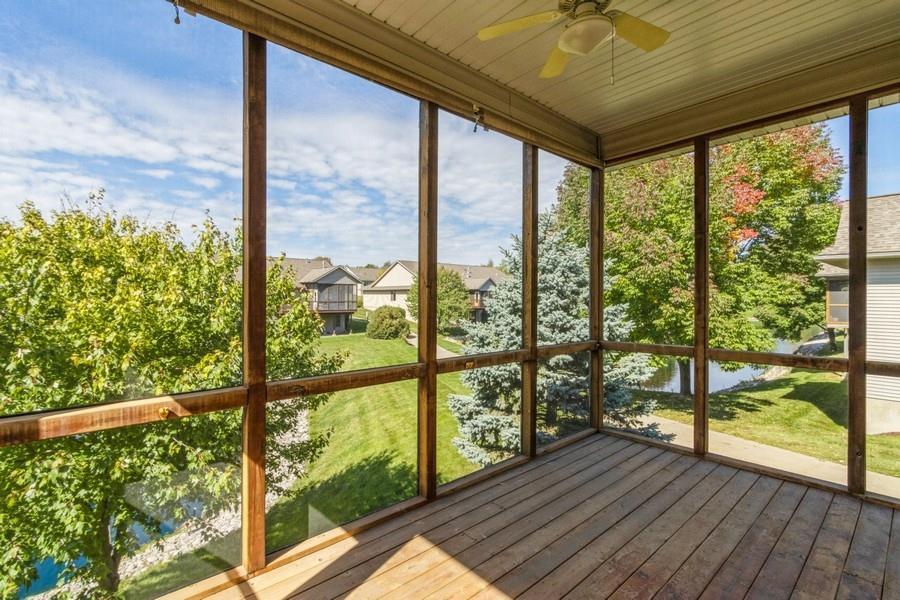 83 Notting Hill Ln