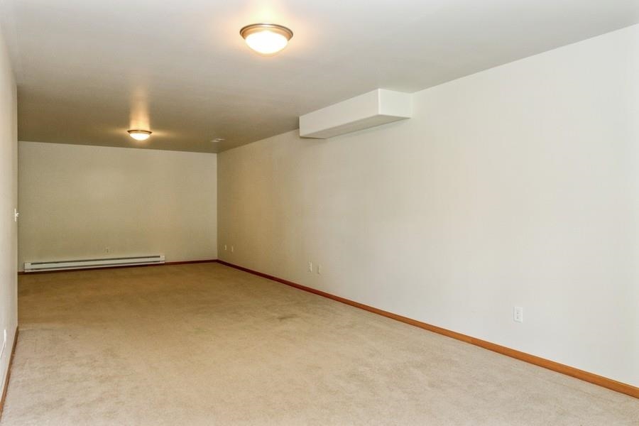 83 Notting Hill Ln