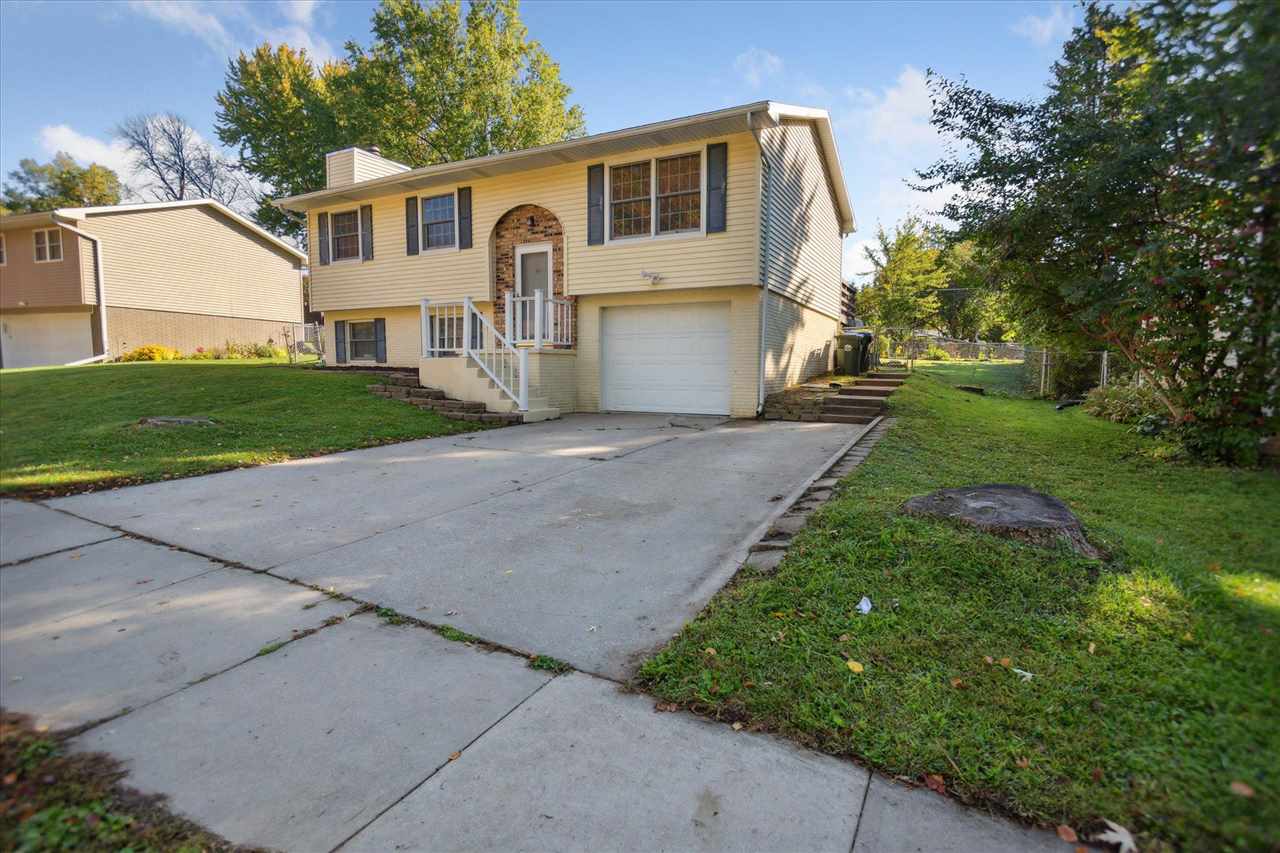 2222 Russell Dr