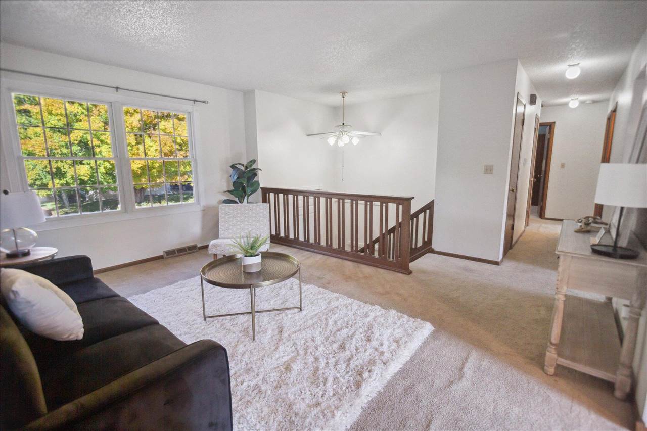 2222 Russell Dr