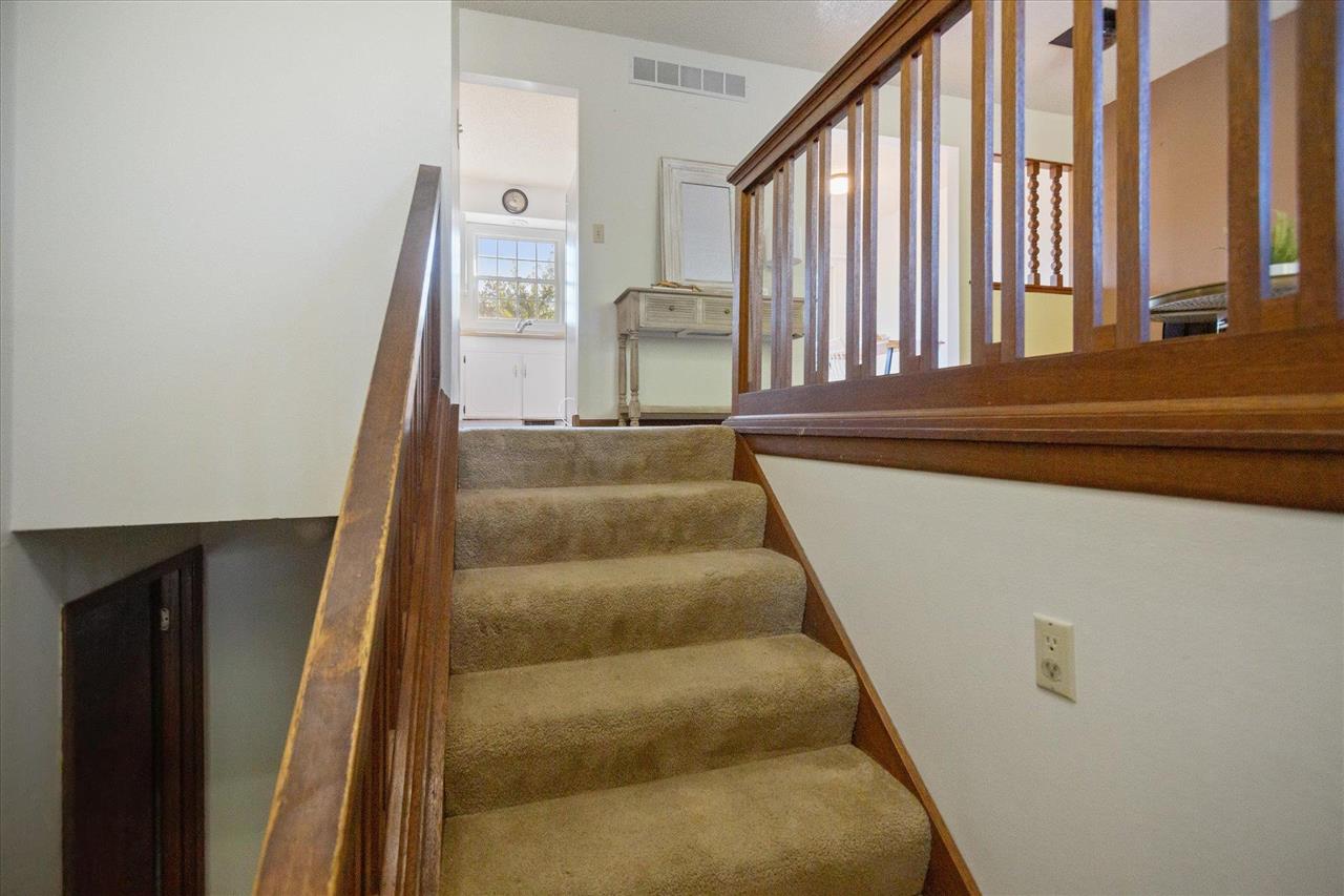 2222 Russell Dr