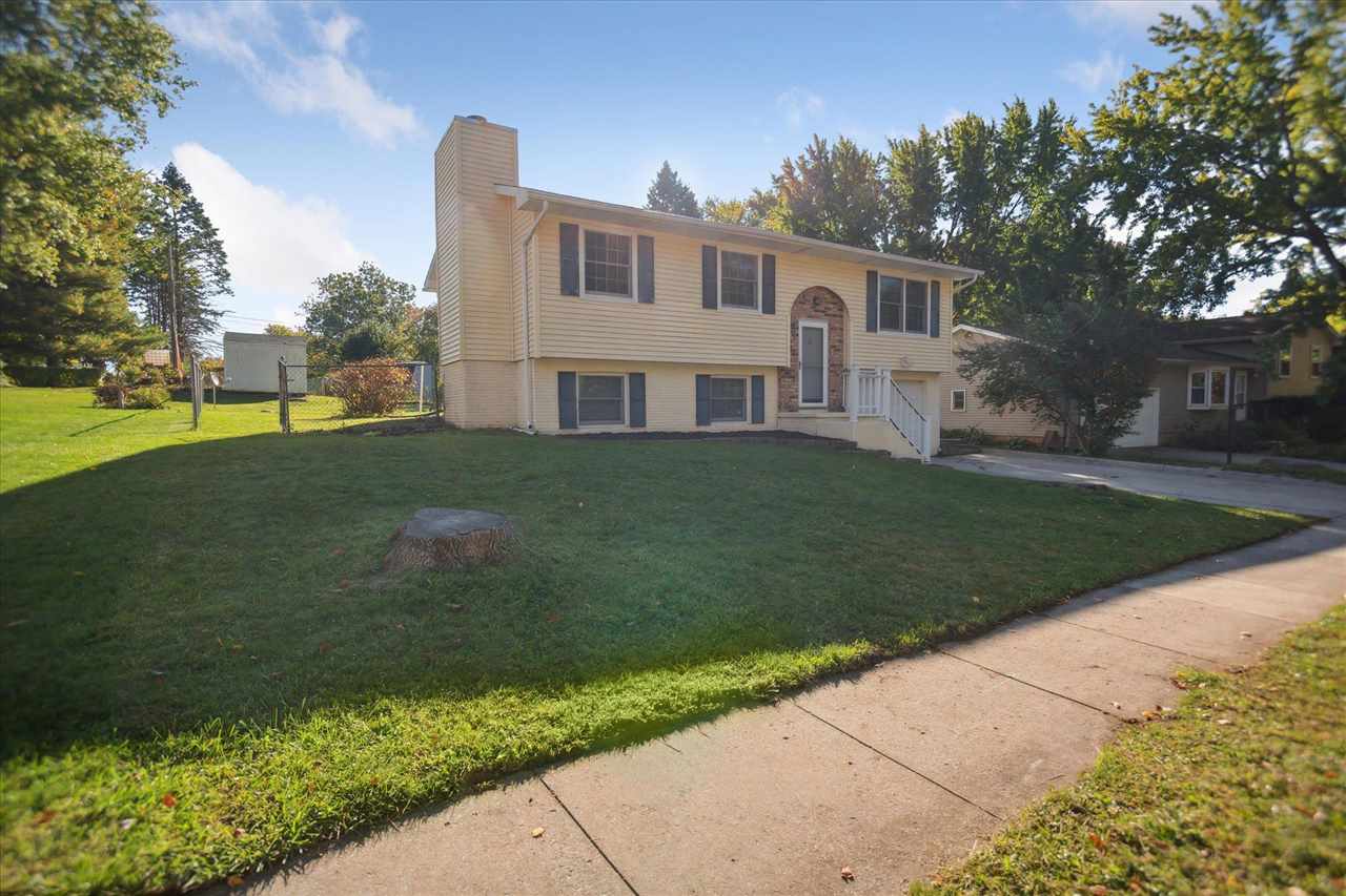 2222 Russell Dr