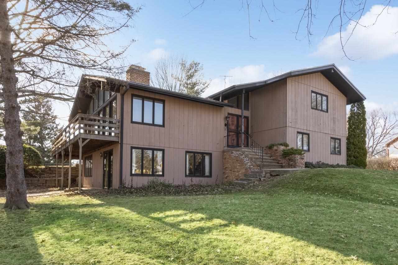 40 Arbury Dr