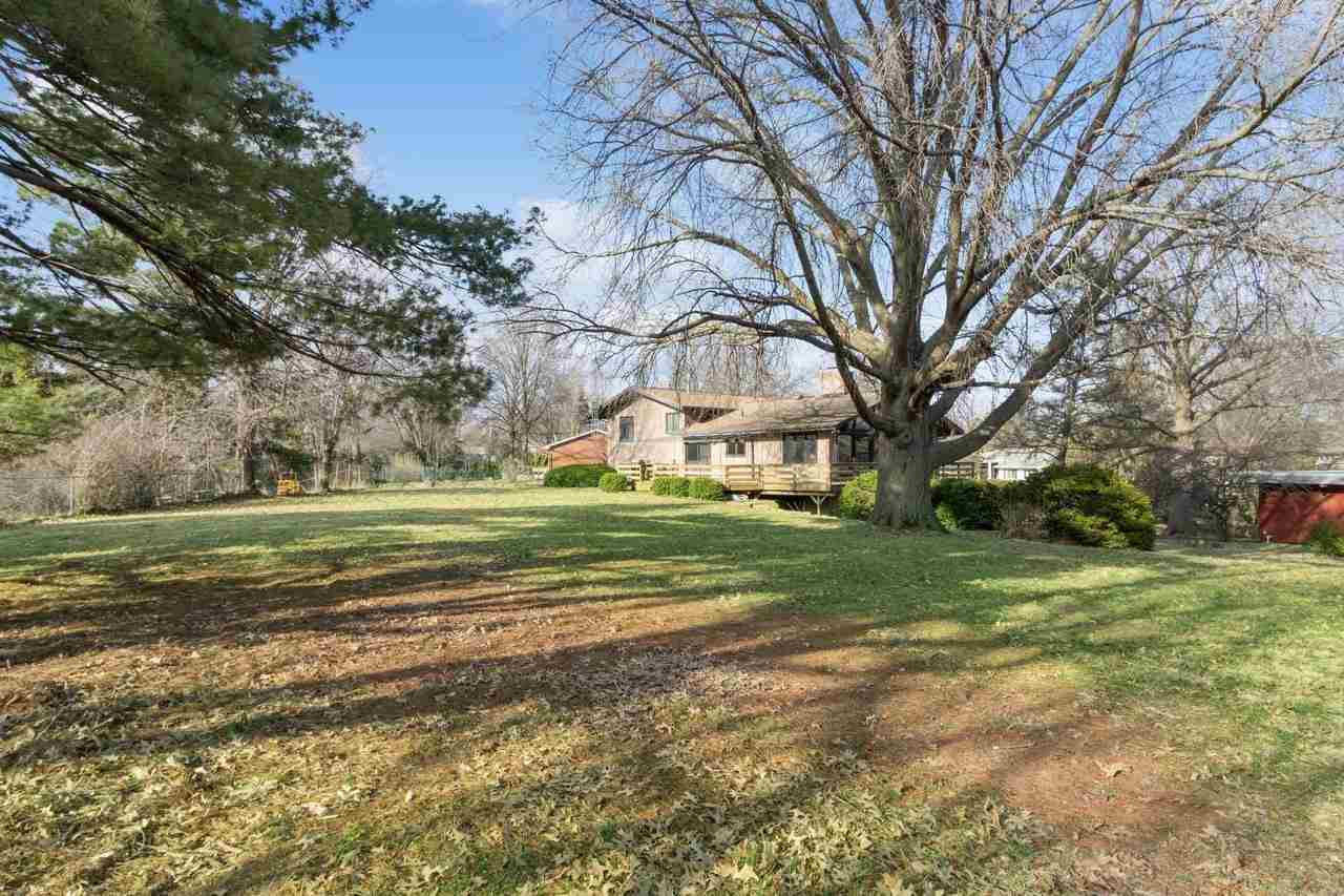 40 Arbury Dr