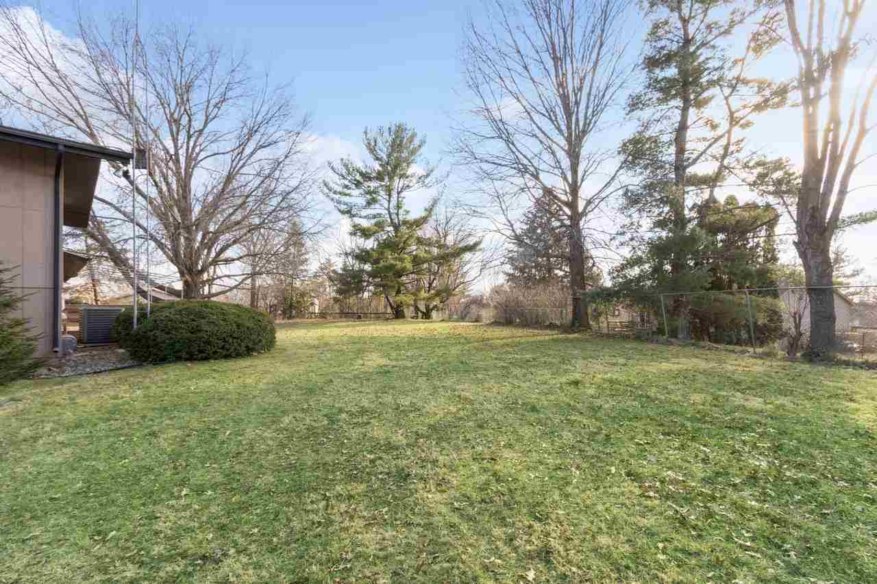40 Arbury Dr