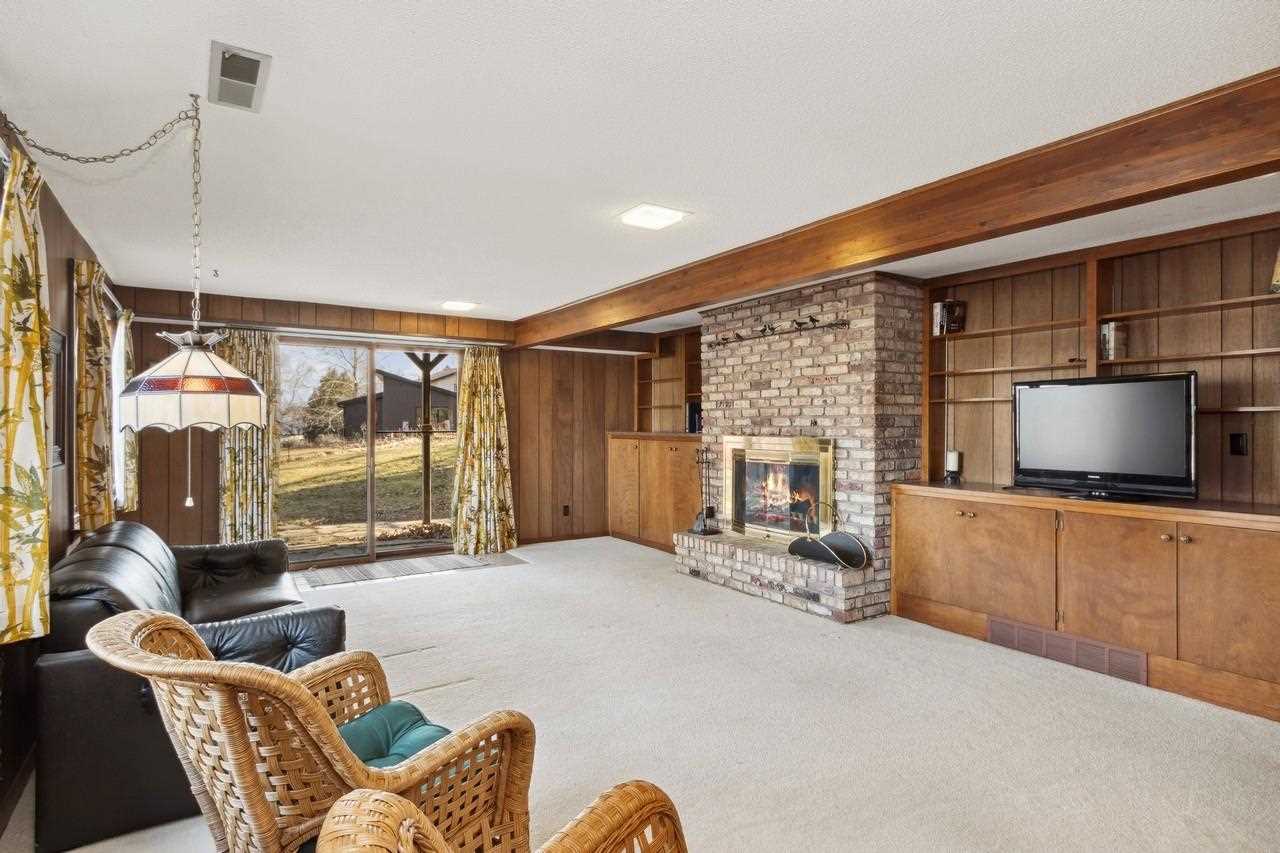 40 Arbury Dr