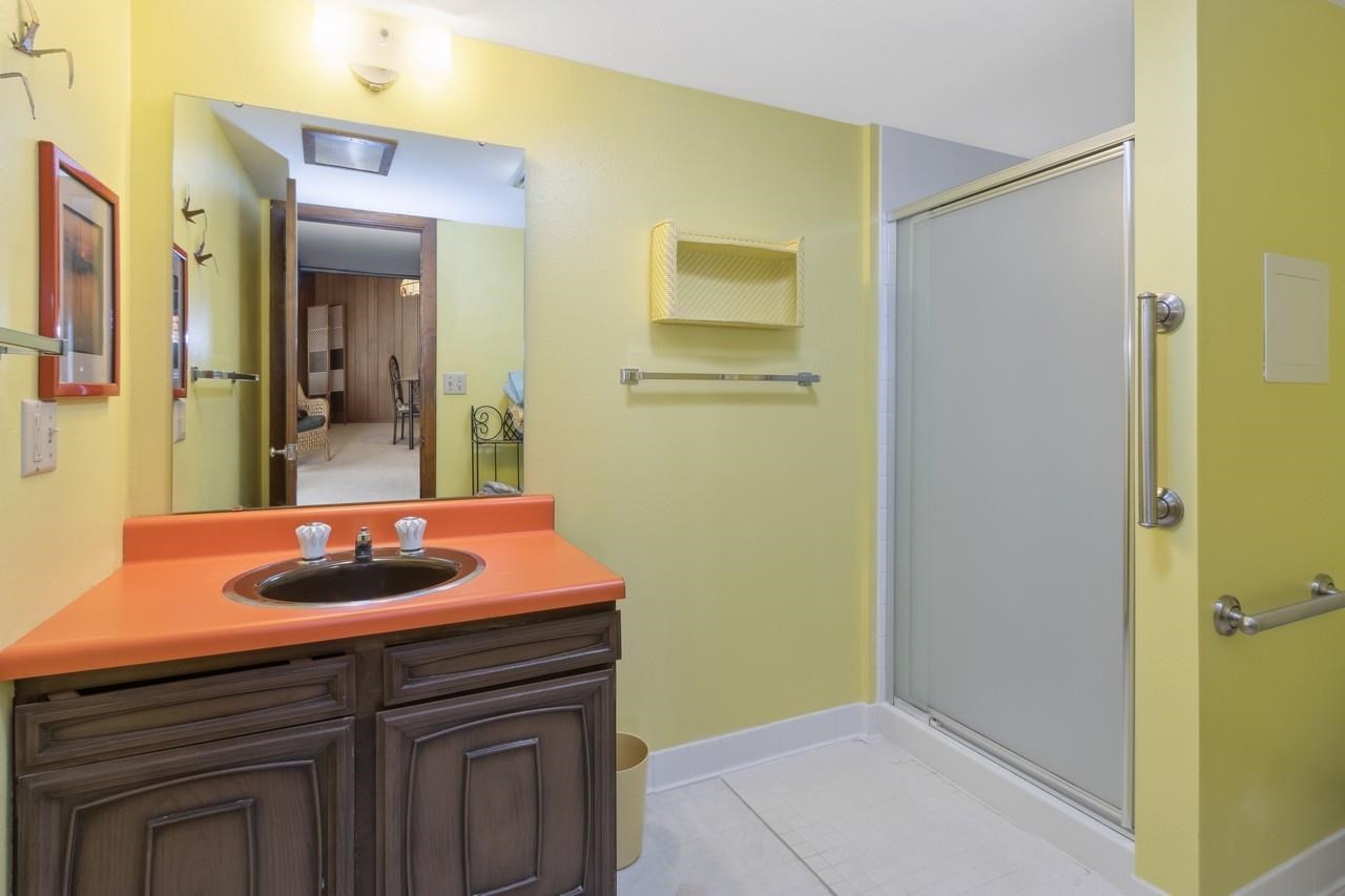 40 Arbury Dr