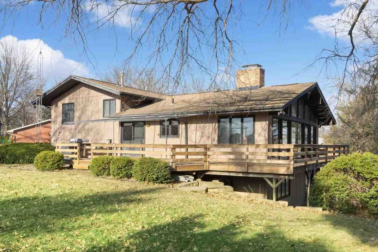 40 Arbury Dr