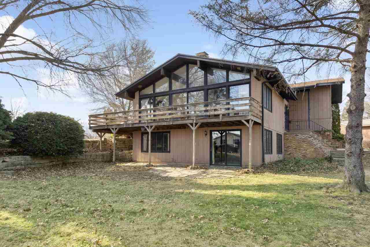 40 Arbury Dr