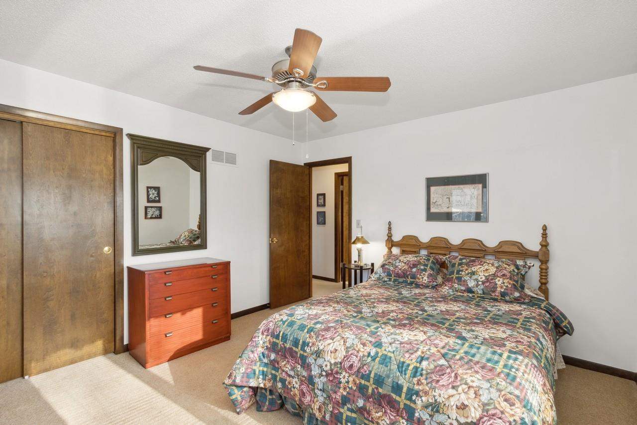 40 Arbury Dr
