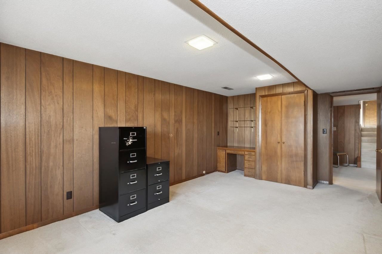 40 Arbury Dr