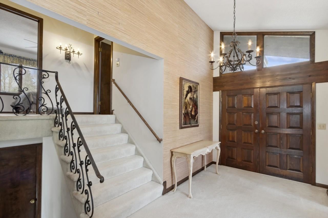 40 Arbury Dr