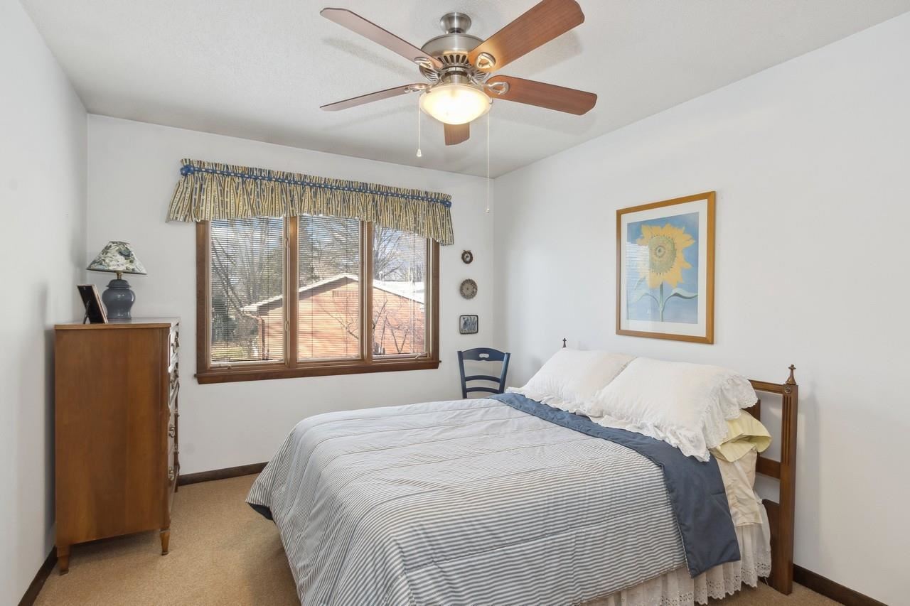 40 Arbury Dr