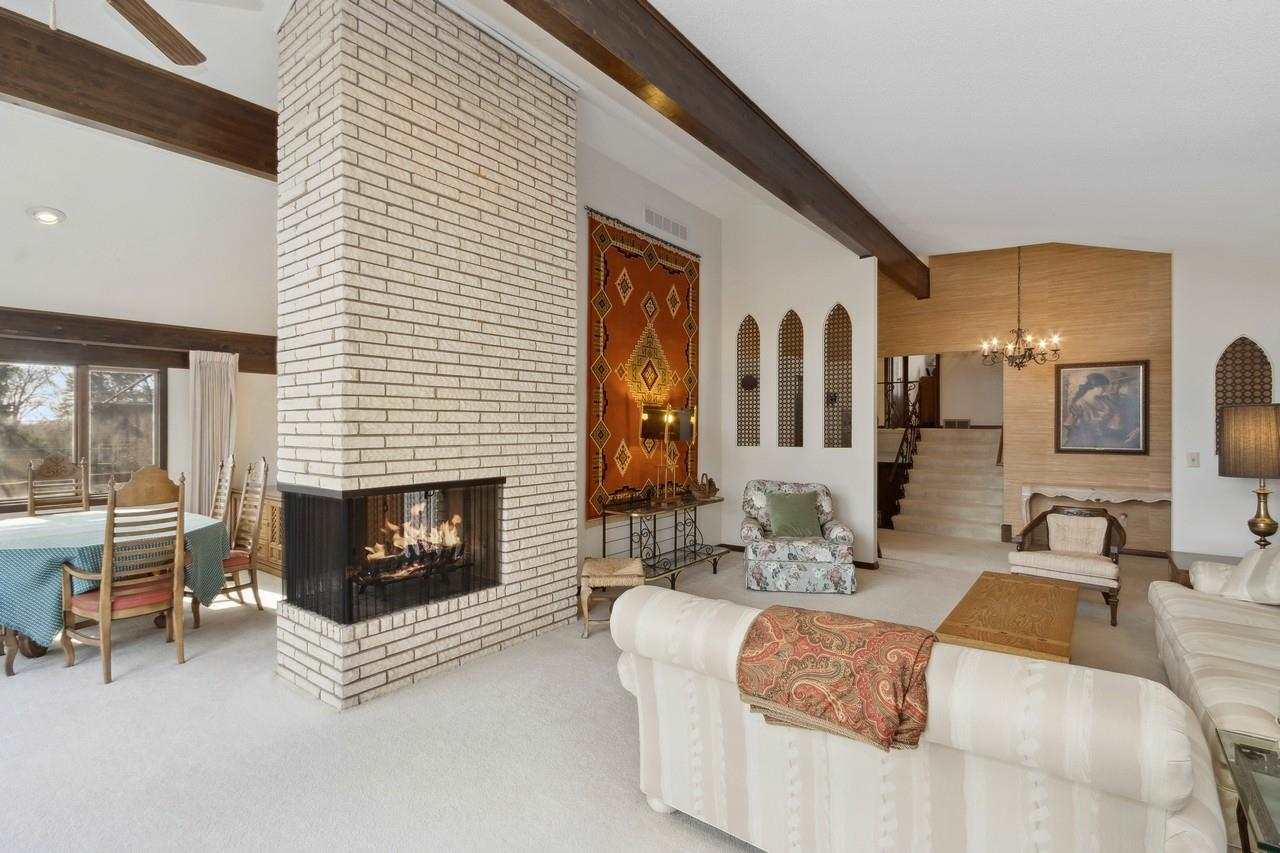 40 Arbury Dr